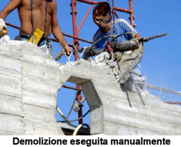 Demolizione eseguita manualmente